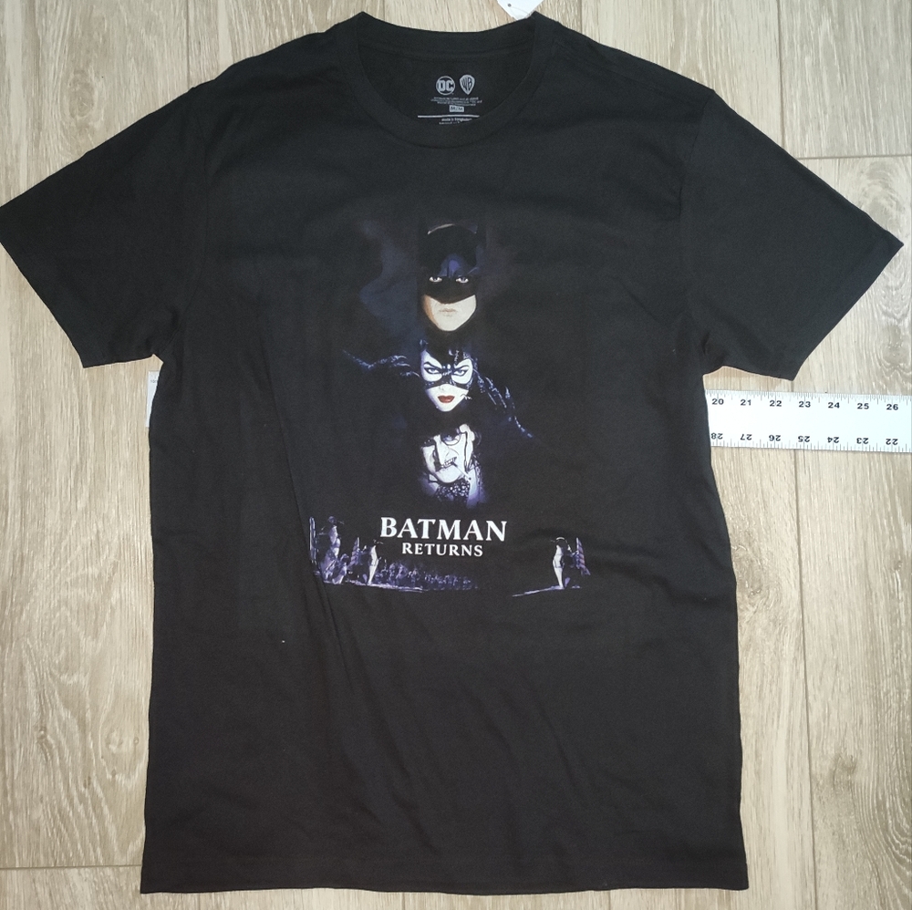 Batman Returns DC WB Size Medium shirt